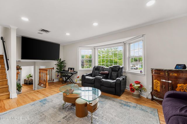 5 Travis Court, Monroe, NJ 08831