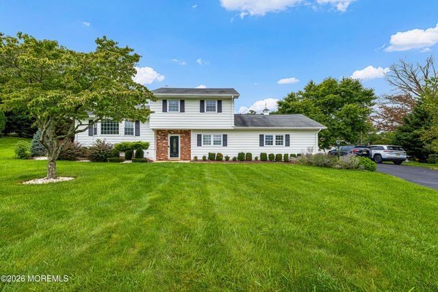 5 Travis Court, Monroe, NJ 08831