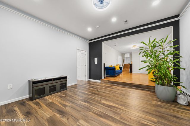 5 Travis Court, Monroe, NJ 08831