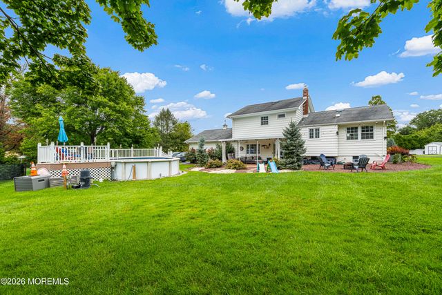 5 Travis Court, Monroe, NJ 08831