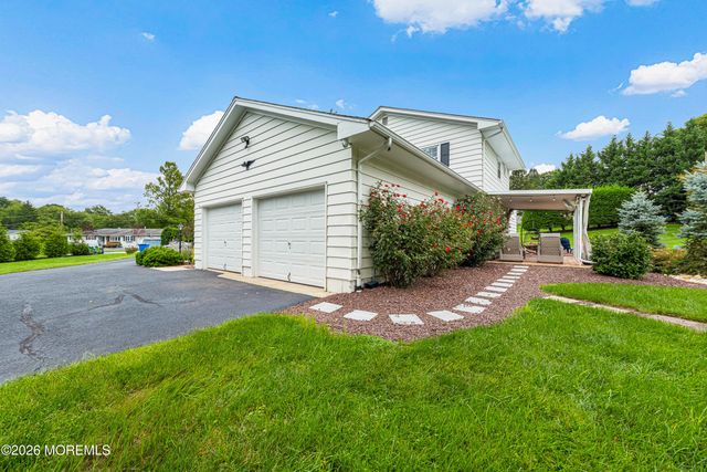 5 Travis Court, Monroe, NJ 08831