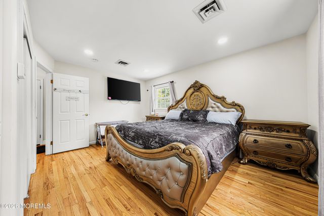 5 Travis Court, Monroe, NJ 08831
