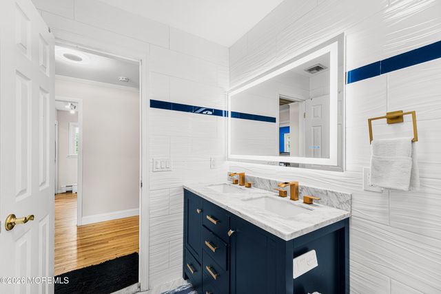 5 Travis Court, Monroe, NJ 08831