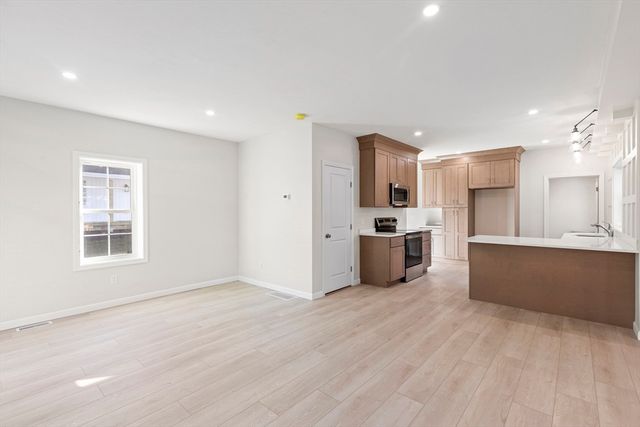 1234 State Rd 1, Plymouth, MA 02360