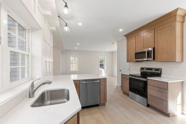1234 State Rd 1, Plymouth, MA 02360