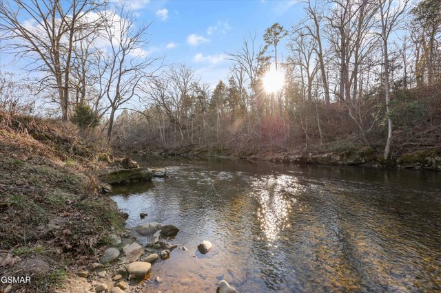 1956 Pittman Center Road, Sevierville, TN 37876