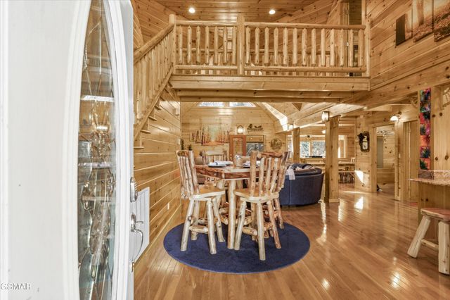 1956 Pittman Center Road, Sevierville, TN 37876