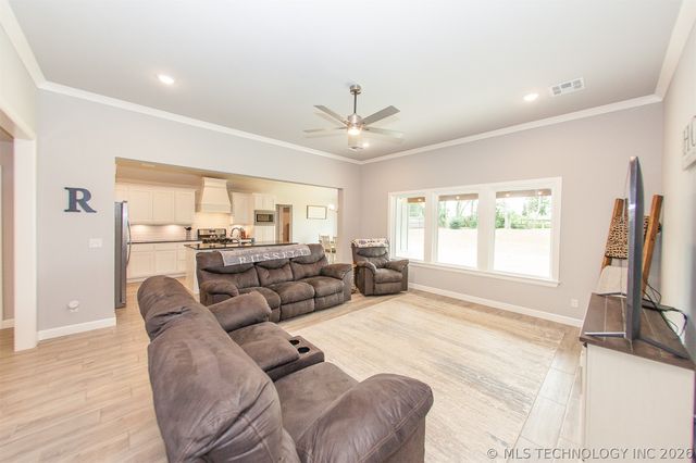 2429 W Union Street, Collinsville, OK 74021