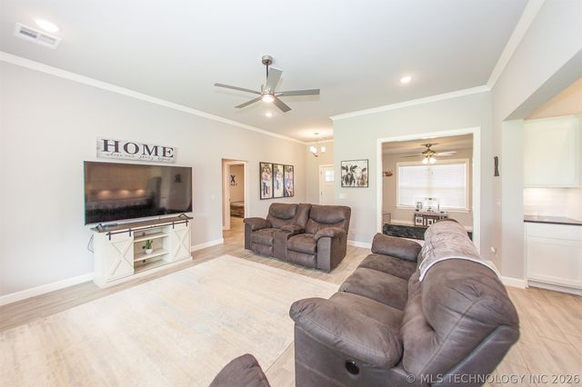 2429 W Union Street, Collinsville, OK 74021