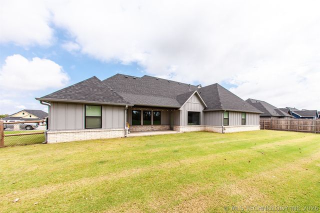 2429 W Union Street, Collinsville, OK 74021