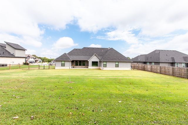 2429 W Union Street, Collinsville, OK 74021