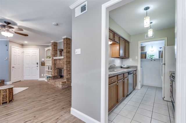 16301 Ledgemont Lane 262, Addison, TX 75001