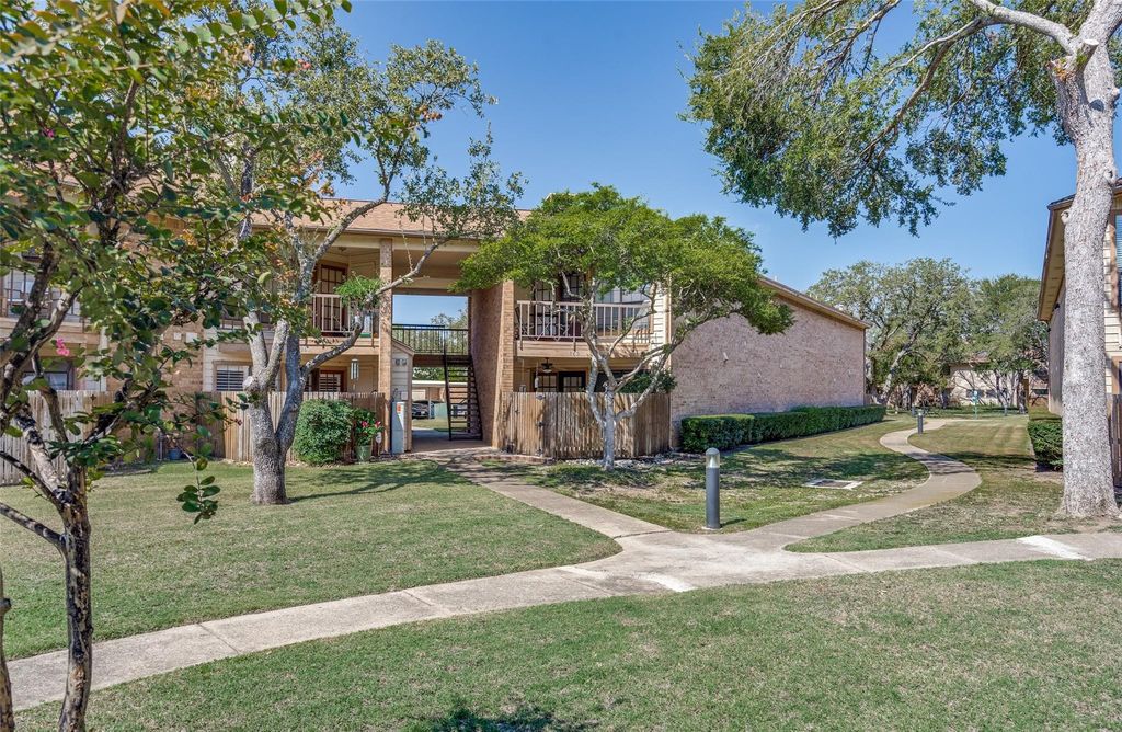 16301 Ledgemont Lane 262, Addison, TX 75001