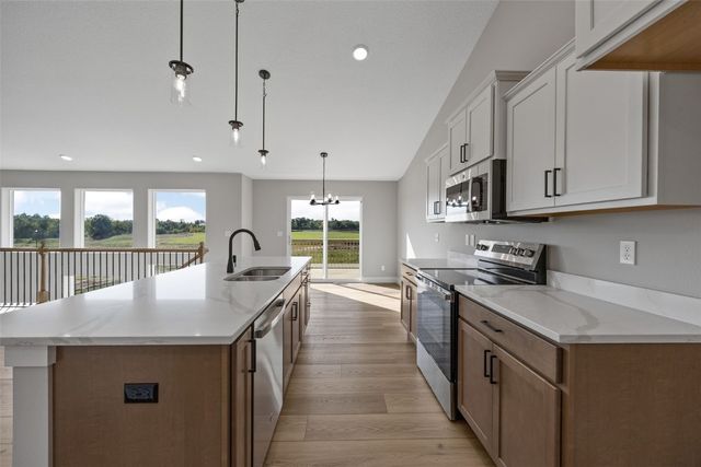 3658 Mclain Way, Hiawatha, IA 52233