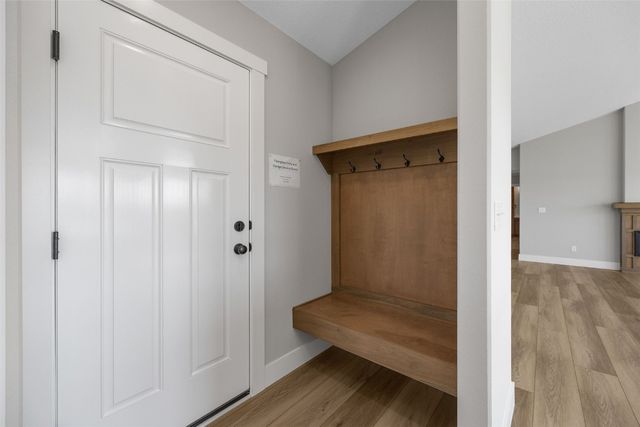 3658 Mclain Way, Hiawatha, IA 52233