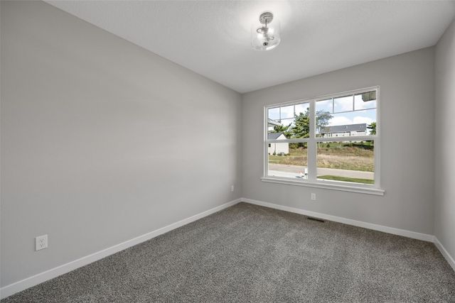 3658 Mclain Way, Hiawatha, IA 52233