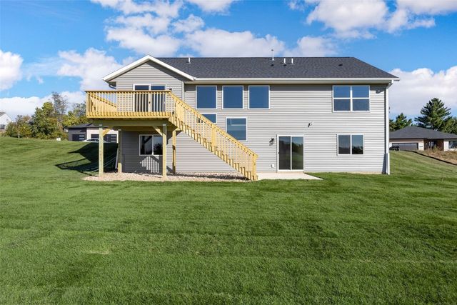 3658 Mclain Way, Hiawatha, IA 52233