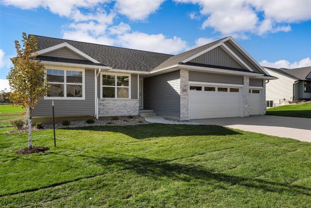3658 Mclain Way, Hiawatha, IA 52233
