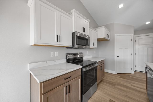 3658 Mclain Way, Hiawatha, IA 52233