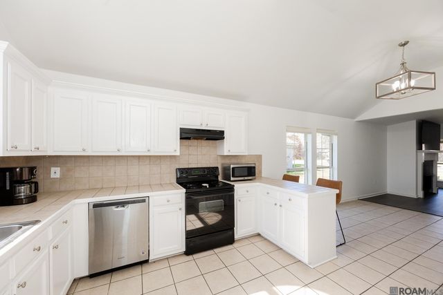 9956 Chapel Hill Dr, Denham Springs, LA 70706