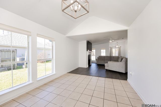 9956 Chapel Hill Dr, Denham Springs, LA 70706