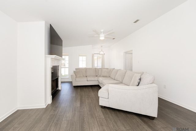 9956 Chapel Hill Dr, Denham Springs, LA 70706