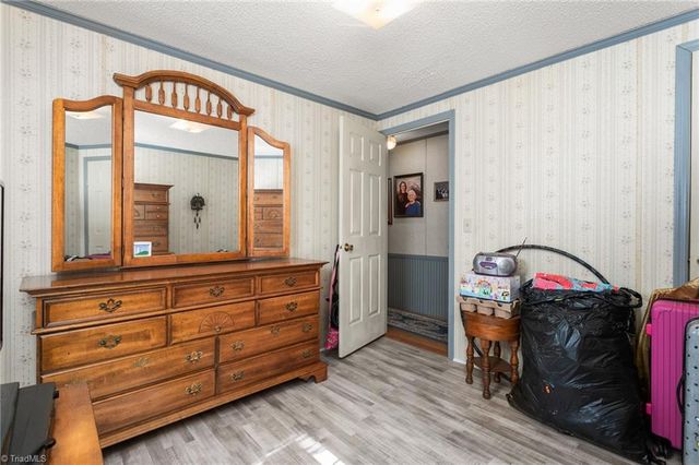 2249 Pinecroft Drive, Burlington, NC 27217