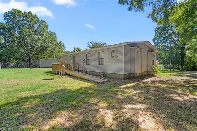 2249 Pinecroft Drive, Burlington, NC 27217