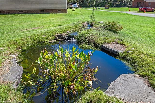 2249 Pinecroft Drive, Burlington, NC 27217