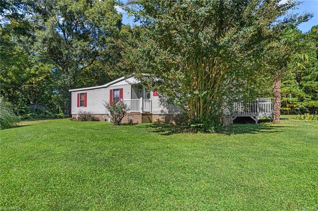 2249 Pinecroft Drive, Burlington, NC 27217