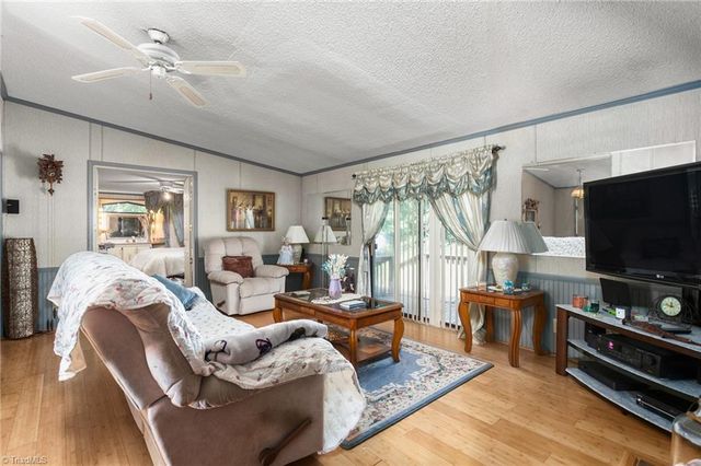 2249 Pinecroft Drive, Burlington, NC 27217