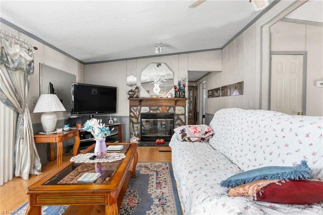 2249 Pinecroft Drive, Burlington, NC 27217