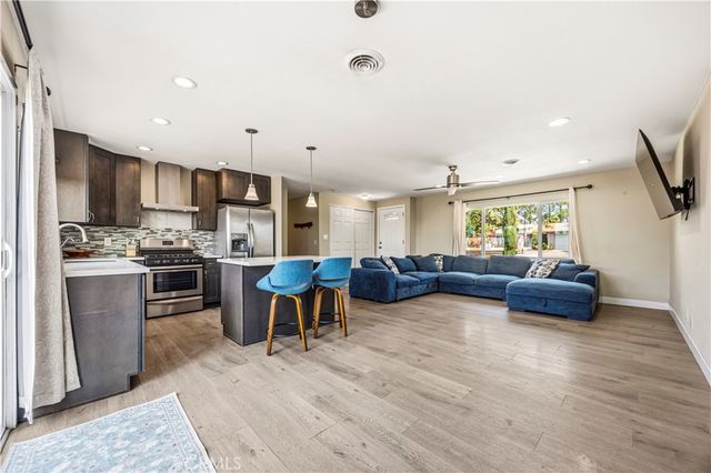 560 W Los Angeles Drive, Vista, CA 92083
