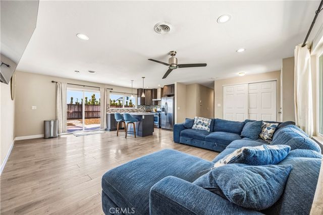560 W Los Angeles Drive, Vista, CA 92083