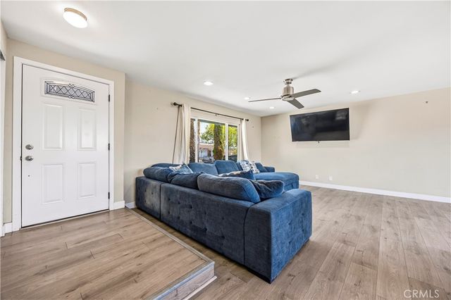 560 W Los Angeles Drive, Vista, CA 92083
