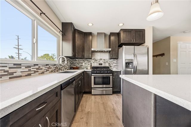 560 W Los Angeles Drive, Vista, CA 92083