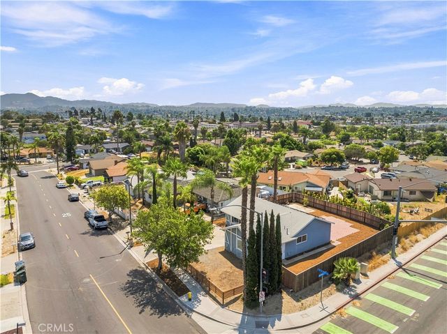 560 W Los Angeles Drive, Vista, CA 92083