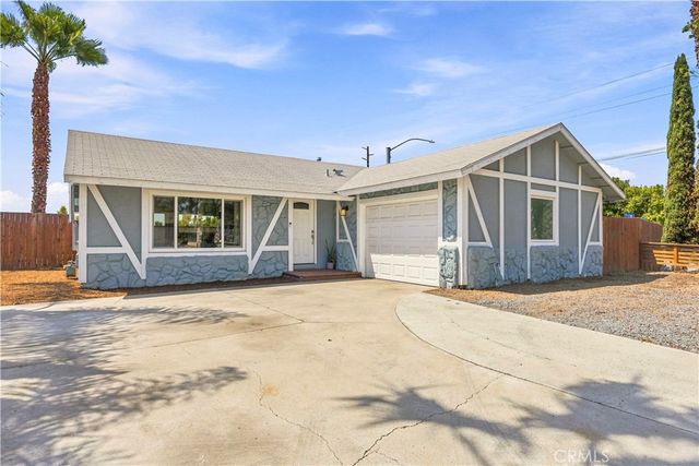 560 W Los Angeles Drive, Vista, CA 92083