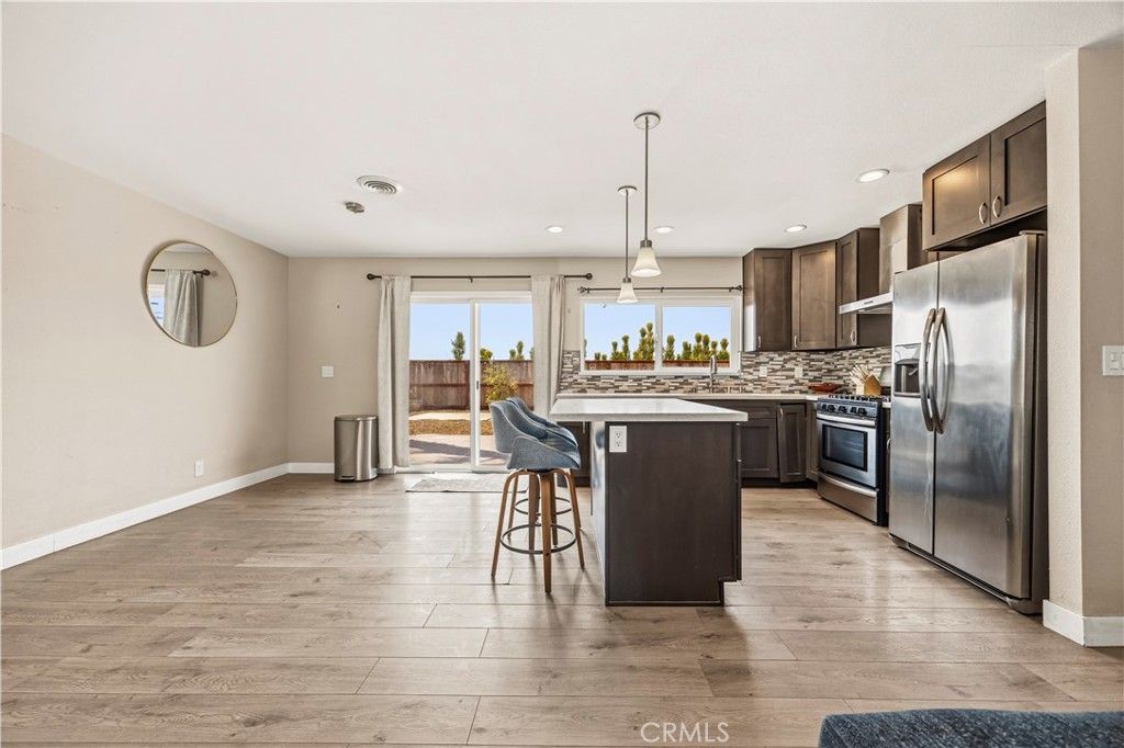 560 W Los Angeles Drive, Vista, CA 92083 — photo 2