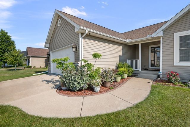 4397 Tranquility Trail, Bettendorf, IA 52722