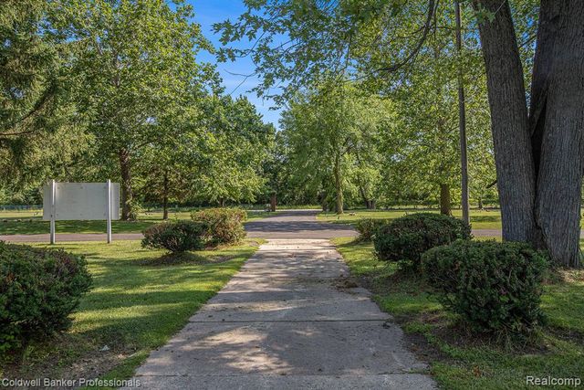 48300 Willow Road, Belleville, MI 48111