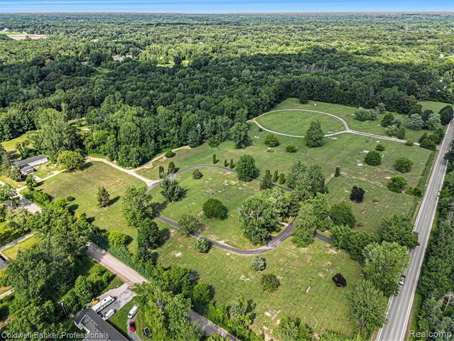 48300 Willow Road, Belleville, MI 48111