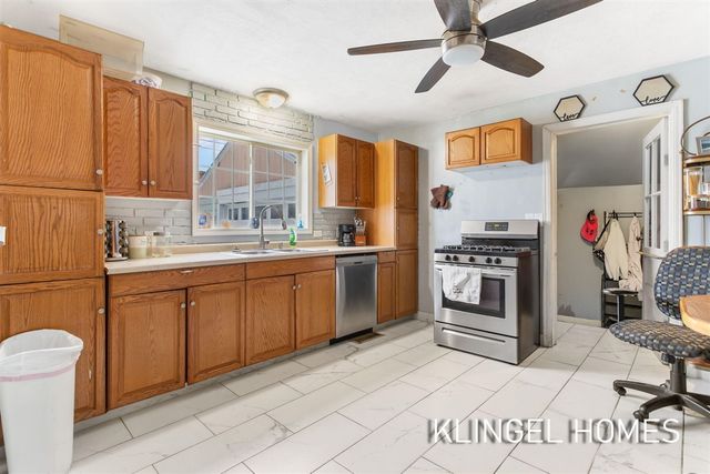 947 Carlton Street, Muskegon, MI 49442