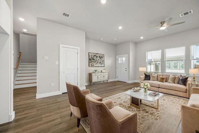 6702 Metro Boulevard 12, Houston, TX 77083