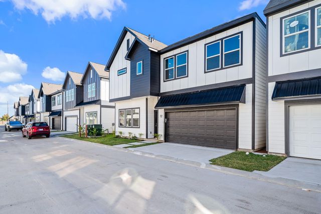 6702 Metro Boulevard 12, Houston, TX 77083