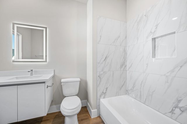 6702 Metro Boulevard 12, Houston, TX 77083