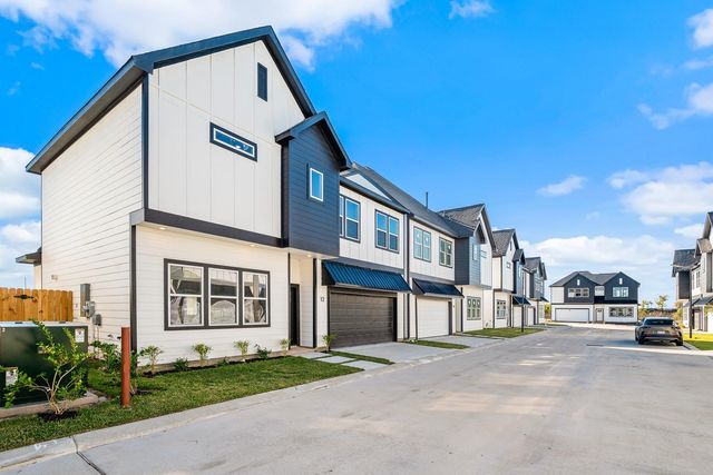 6702 Metro Boulevard 12, Houston, TX 77083