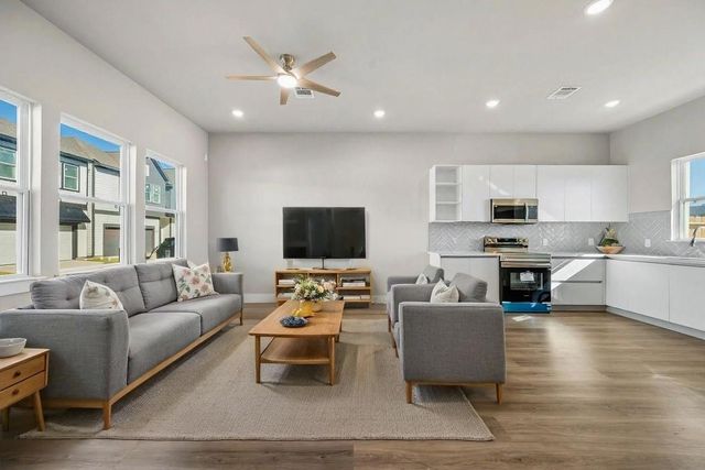 6702 Metro Boulevard 12, Houston, TX 77083