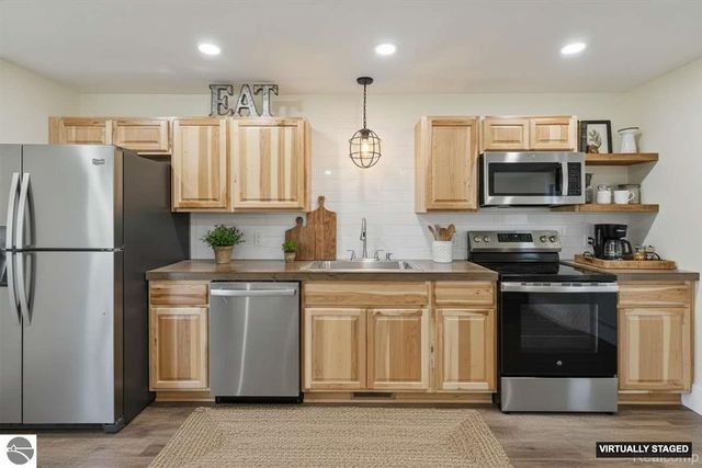 577 Grouse Drive SW, Kalkaska, MI 49646