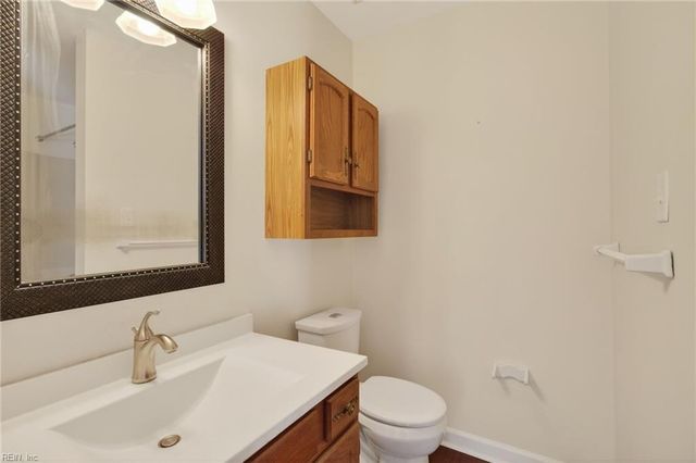 423 Harbour Pt Apt 304, Virginia Beach, VA 23451
